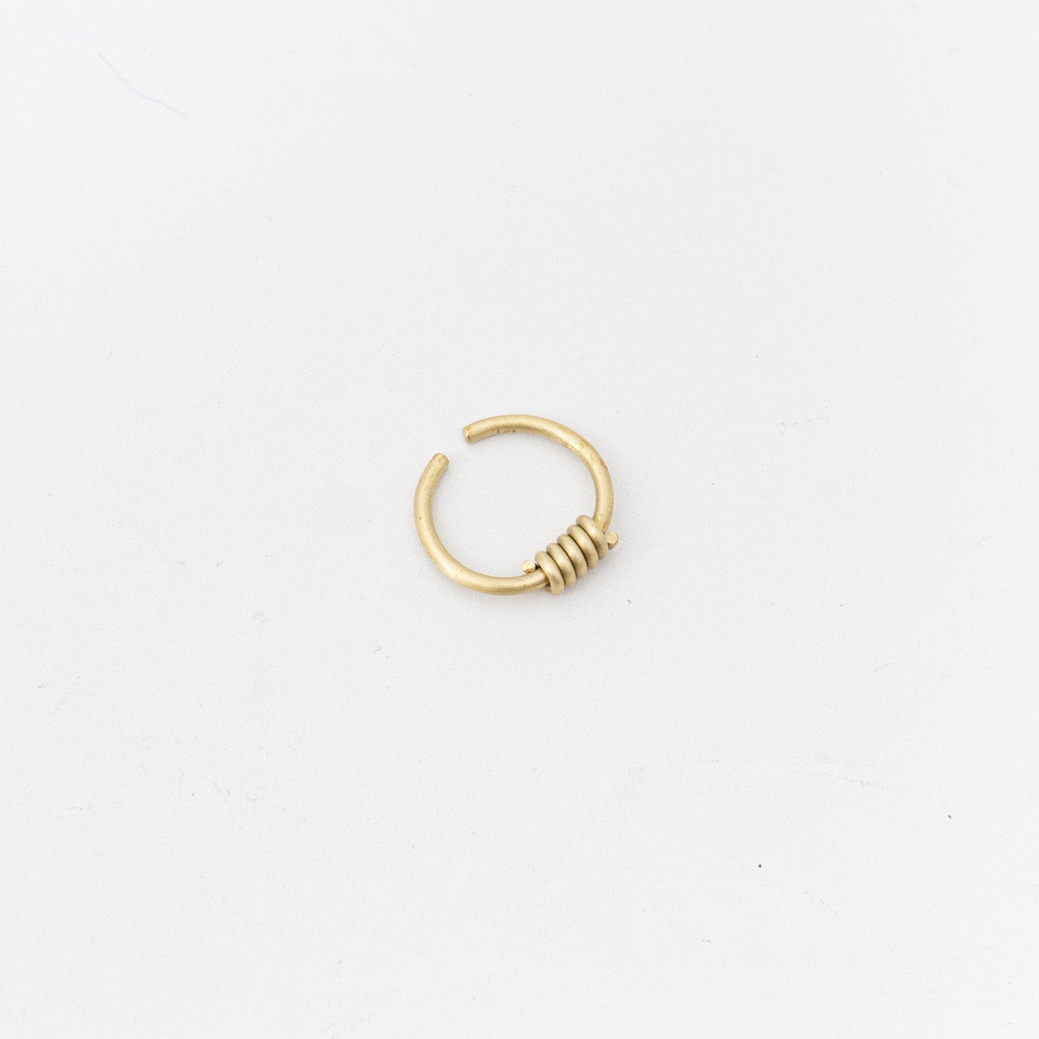 _Fot｜round wire ring _ coil brass