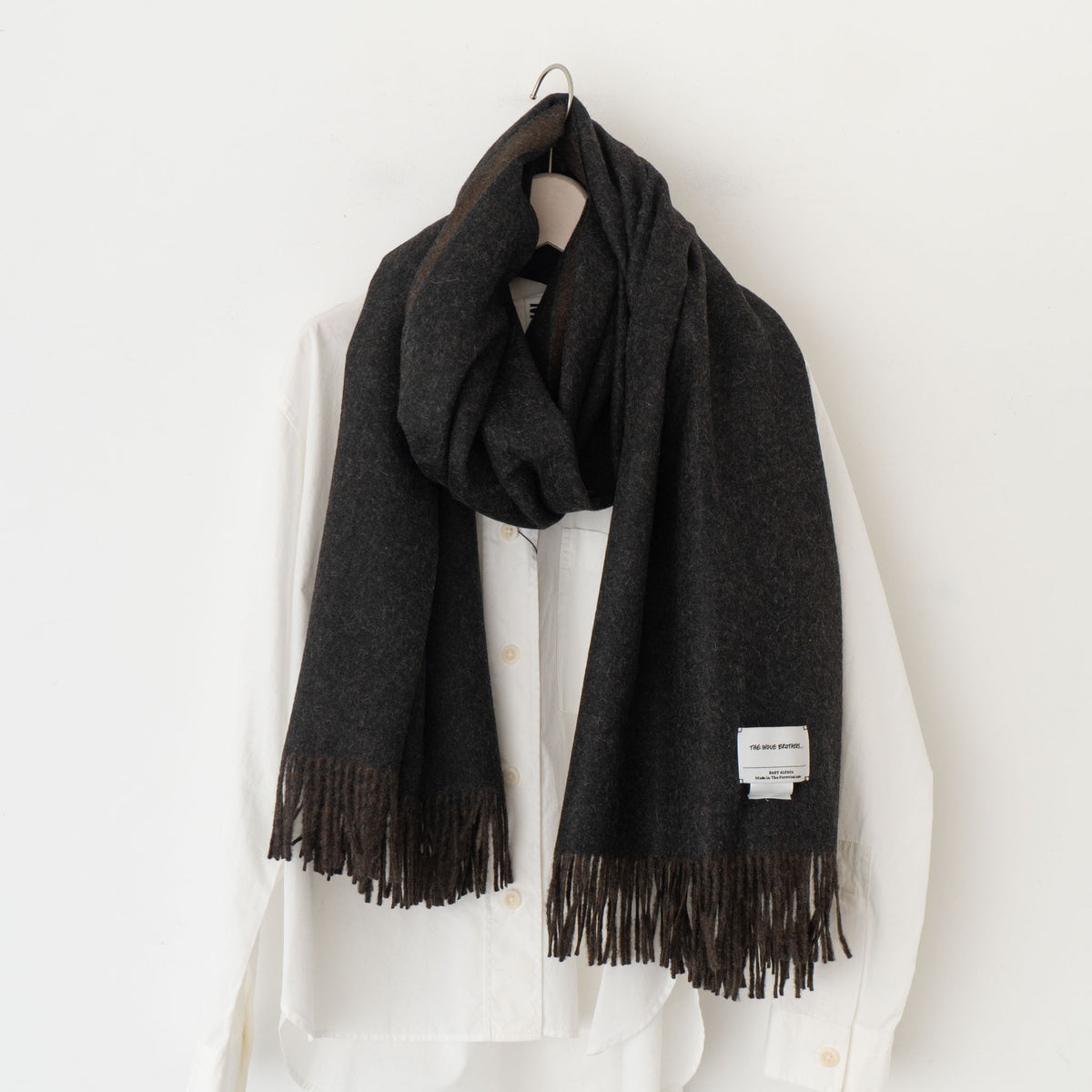 THE INOUE BROTHERS...｜Two-Colour Large Brushed Stole TIB22-AL2005ML 2023AW（BLACK×BROWN）