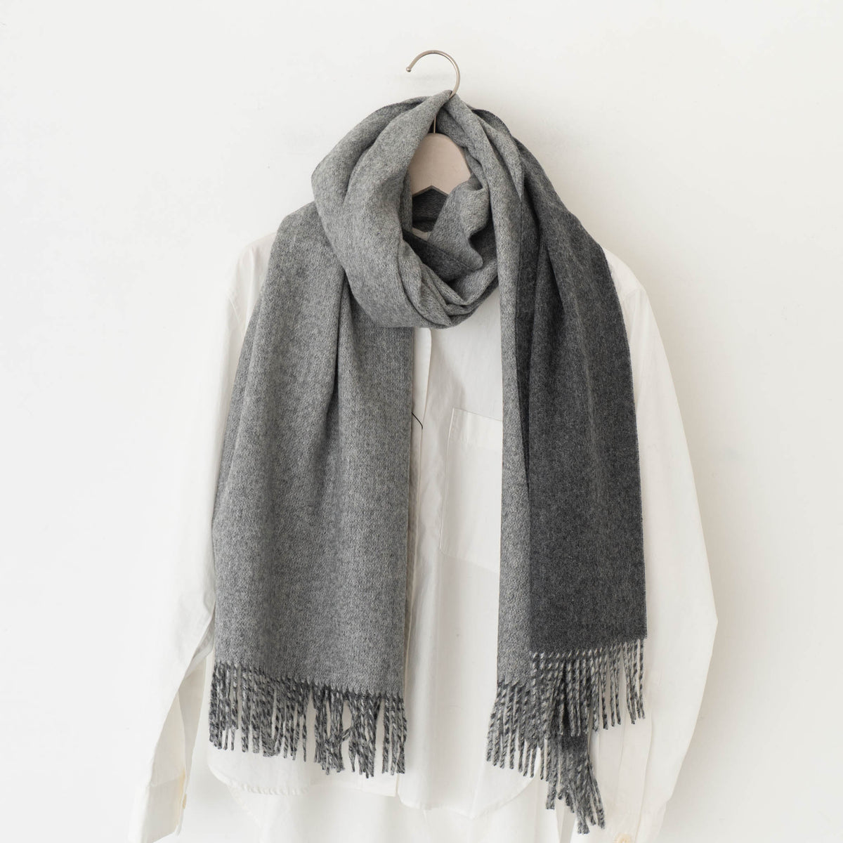 THE INOUE BROTHERS...｜Two-Colour Large Brushed Stole TIB22-AL2005ML 2023AW（CHARCOAL×L.GREY）