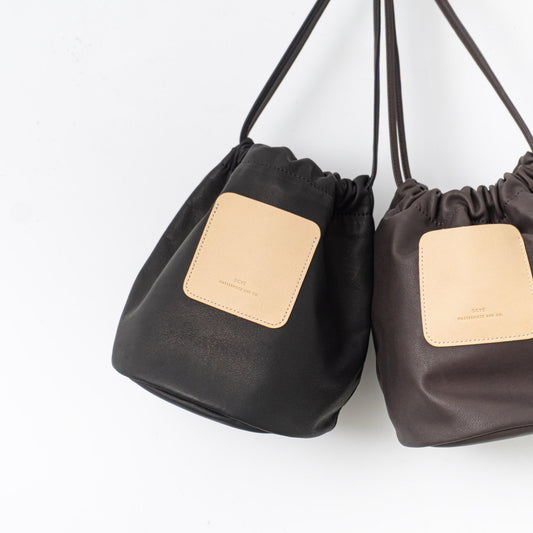 SCYE BASICS｜UNISEX　SOFT LEATHER DRAWSTRING BAG 332413320,3325-11320