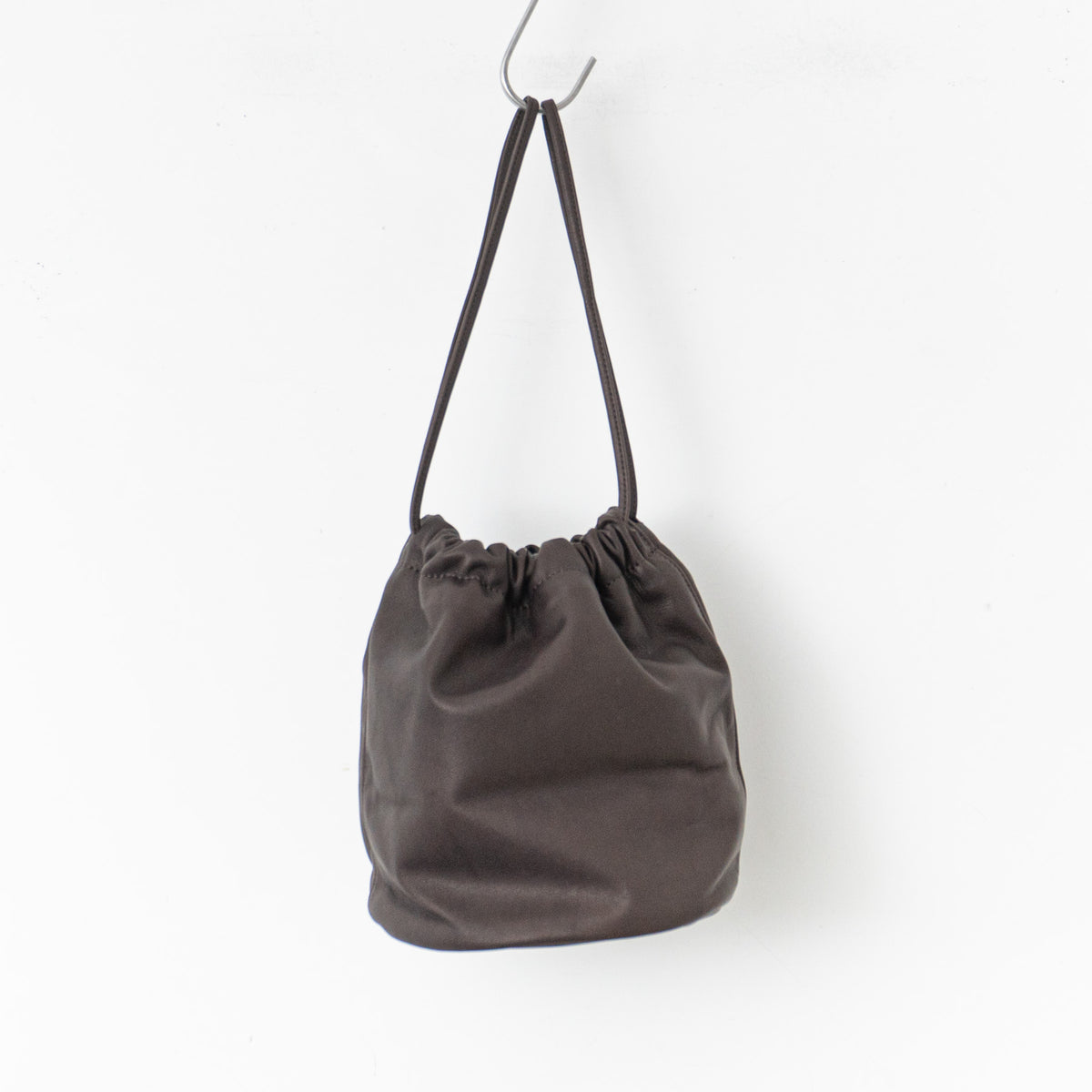 SCYE BASICS｜UNISEX　SOFT LEATHER DRAWSTRING BAG 332413320,3325-11320