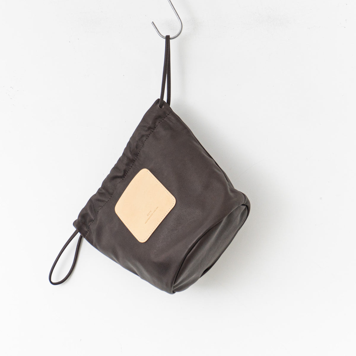 SCYE BASICS｜UNISEX　SOFT LEATHER DRAWSTRING BAG 332413320,3325-11320