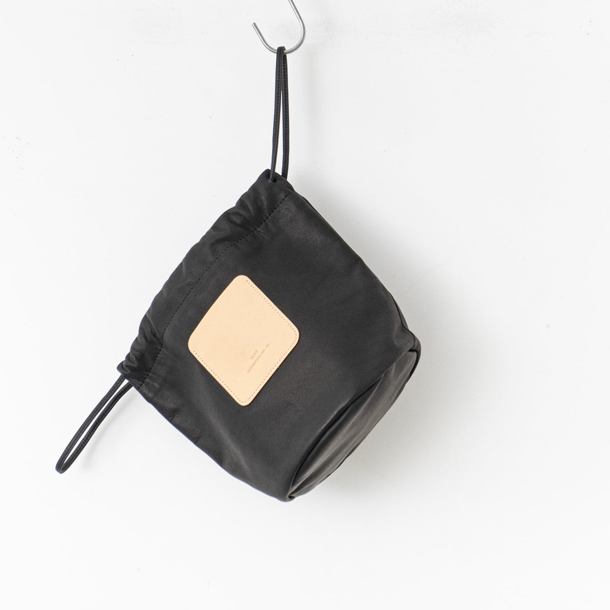 SCYE BASICS｜UNISEX　SOFT LEATHER DRAWSTRING BAG 332413320,3325-11320