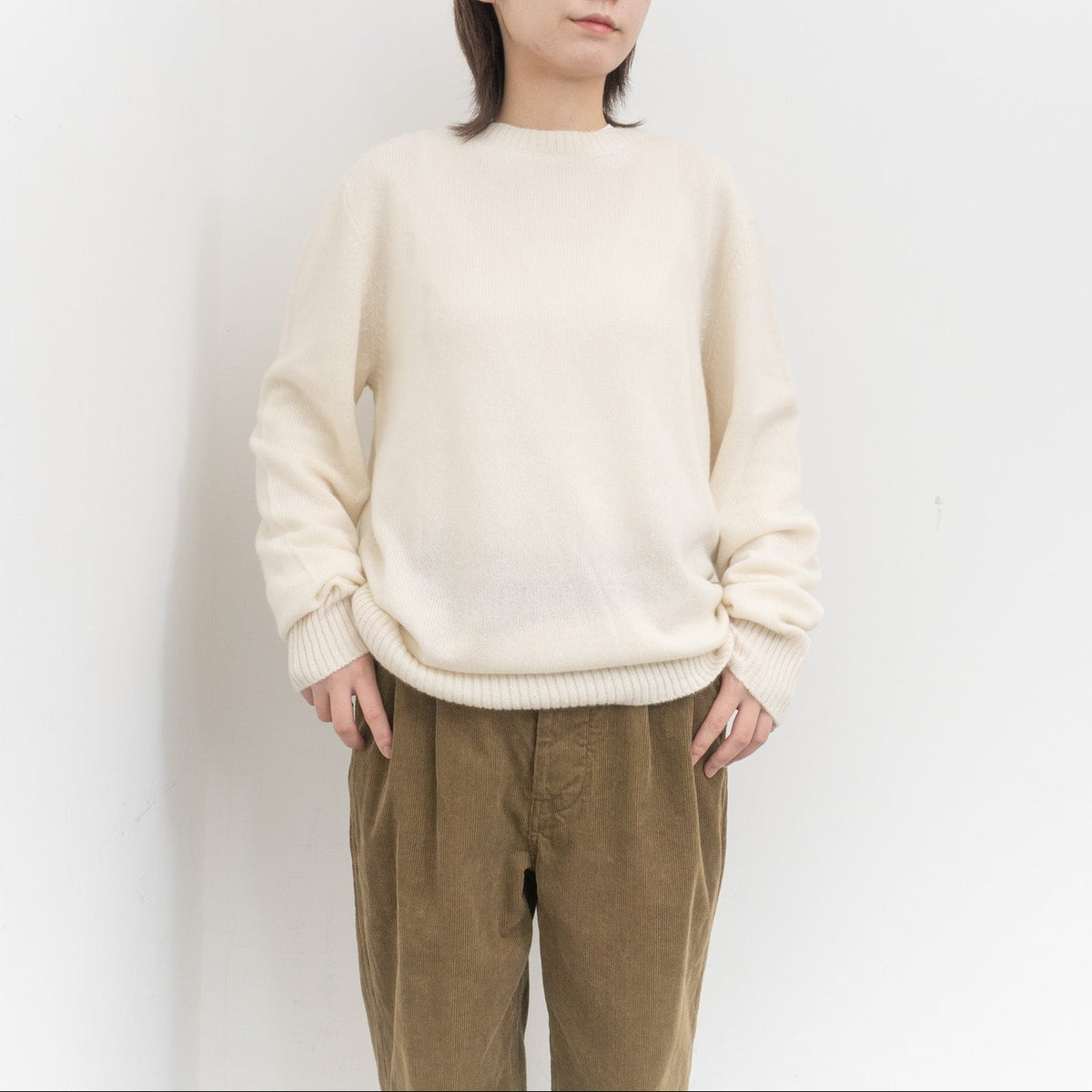 ANSPINNEN｜カシミヤクルーネックセーター col.off white　ANS-UK0071