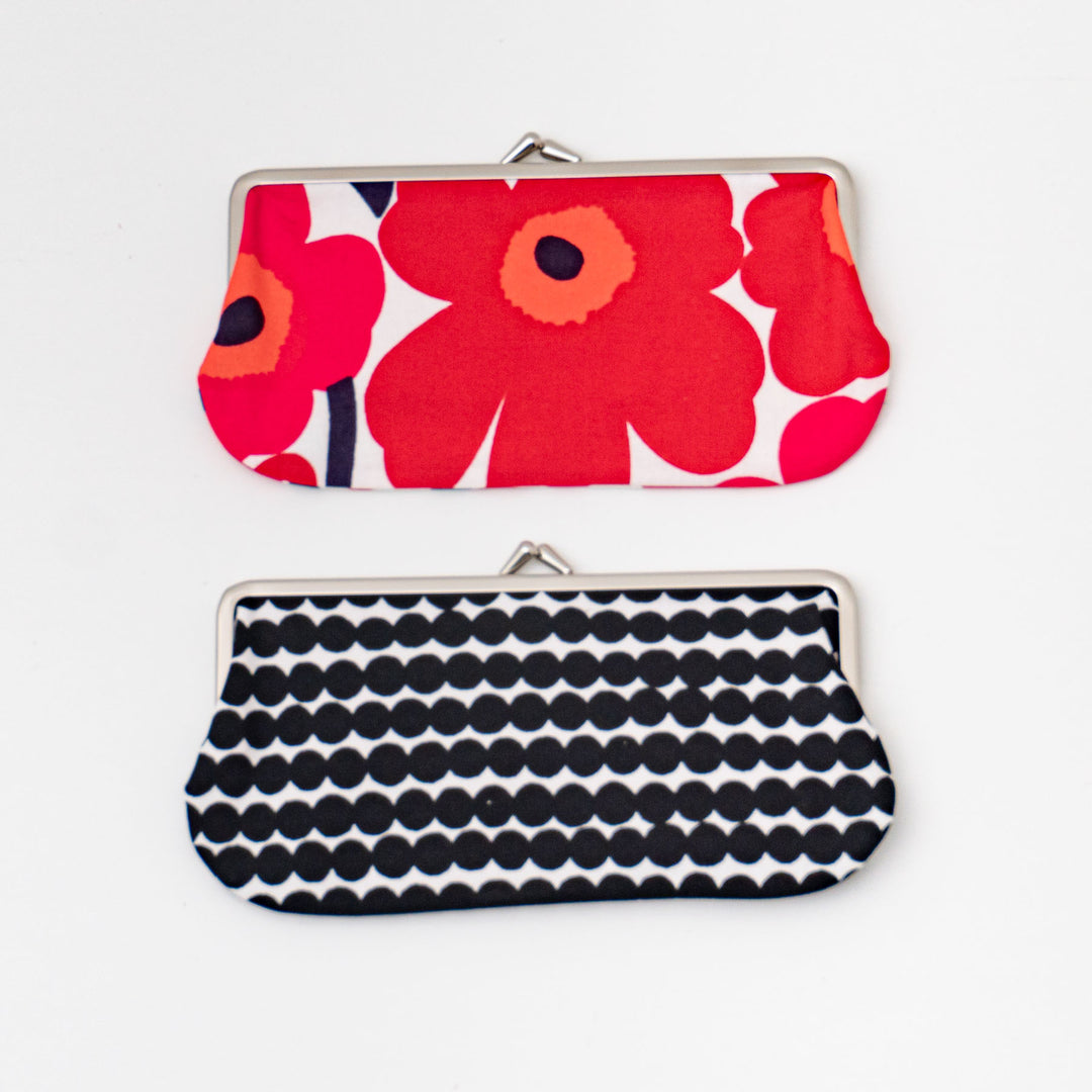 marimekko/　Mini Unikko Silmalasikukkaro がま口ポーチ 52631-3-1535