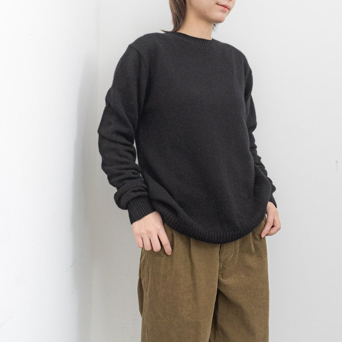 ANSPINNEN｜カシミヤクルーネックセーター col.off white　ANS-UK0071