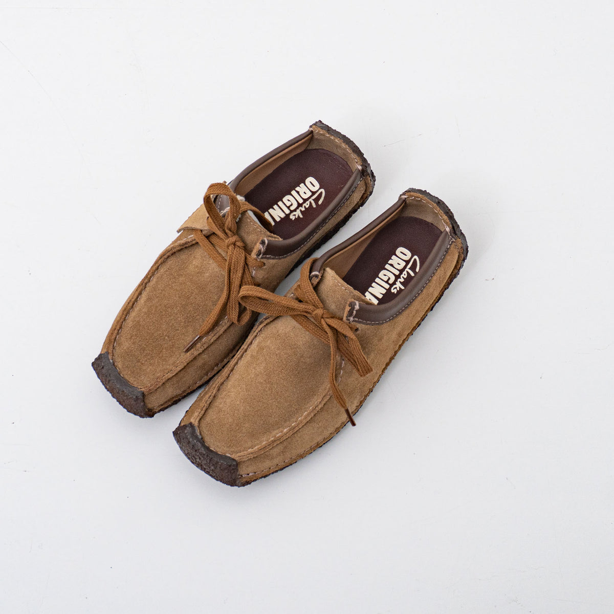 CLARKS ORIGINALS｜WOMEN　Natalie Oakwood Suede-suomi