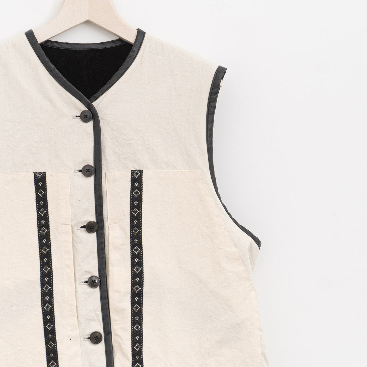 ASEEDONCLÖUD｜WOMEN　Reversible uniform vest 252701