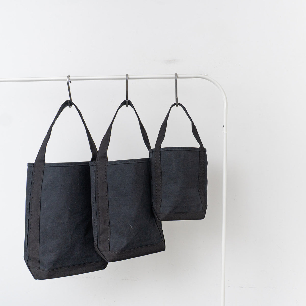 TEMBEA｜BAGUETTE TOTE BK/BK(BLACK-STITCH)