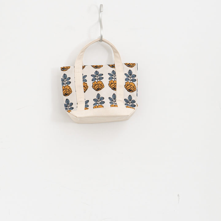 marimekko/　Seidi Vihkiruusu トートバッグ 52259-6-94165