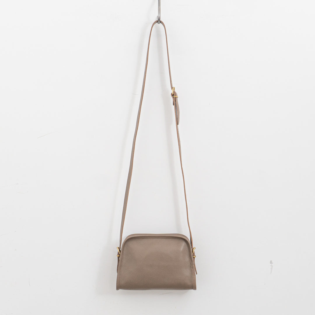 IL BISONTE/　クロスボディバッグ 41220-0 col.grey