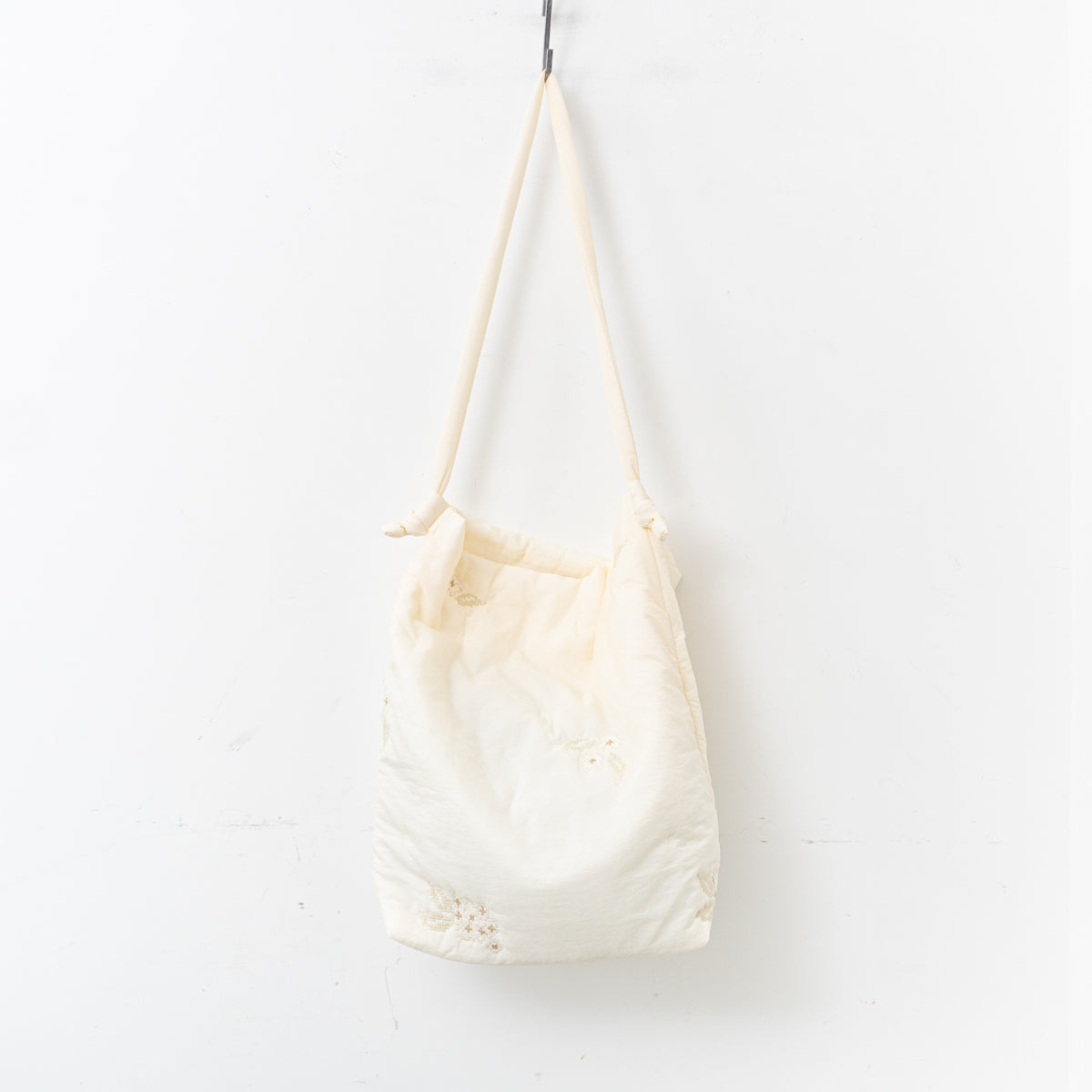 【SALE】ASEEDONCLÖUD｜Fog collectors bag 242003-Y（ivory）