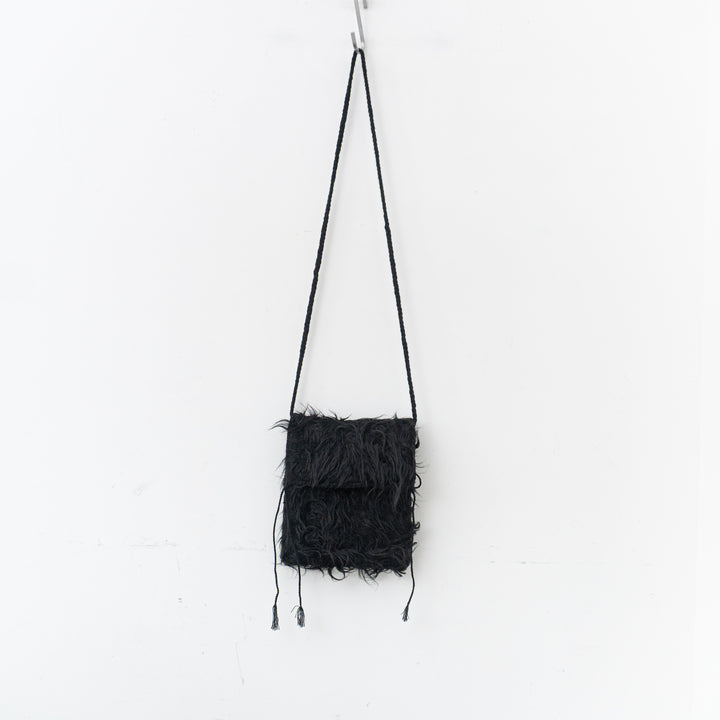 pips/　CHAMULA WOOL MINI BAG