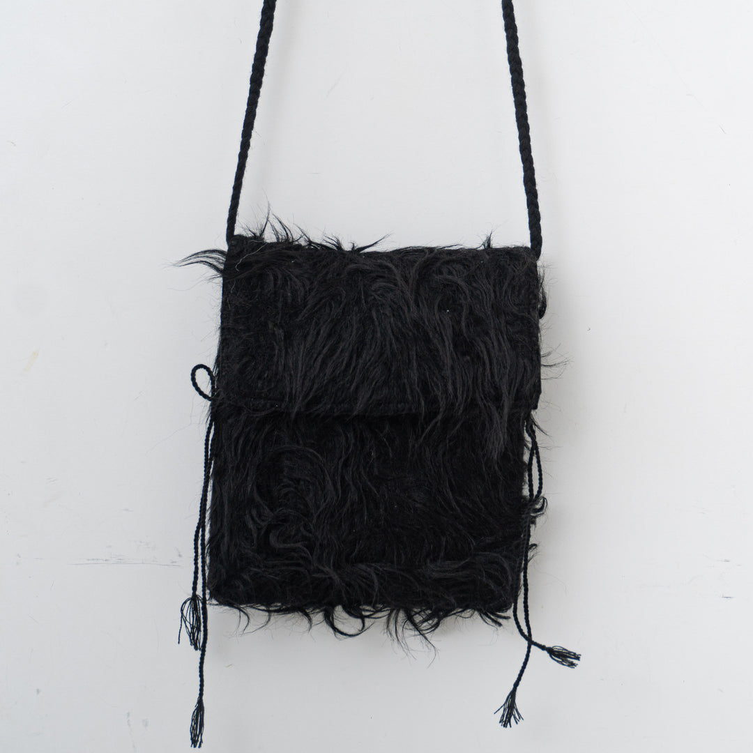 pips/　CHAMULA WOOL MINI BAG