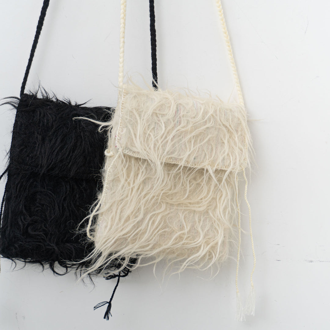 pips/　CHAMULA WOOL MINI BAG