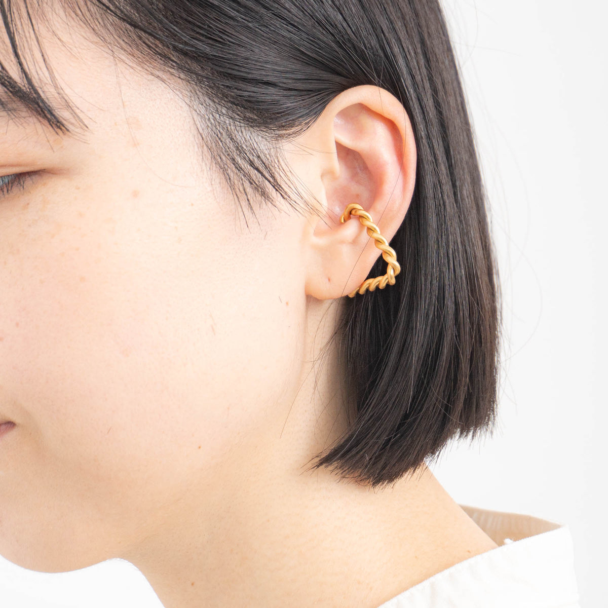 _Fot｜twist form cuff triangle col.gold