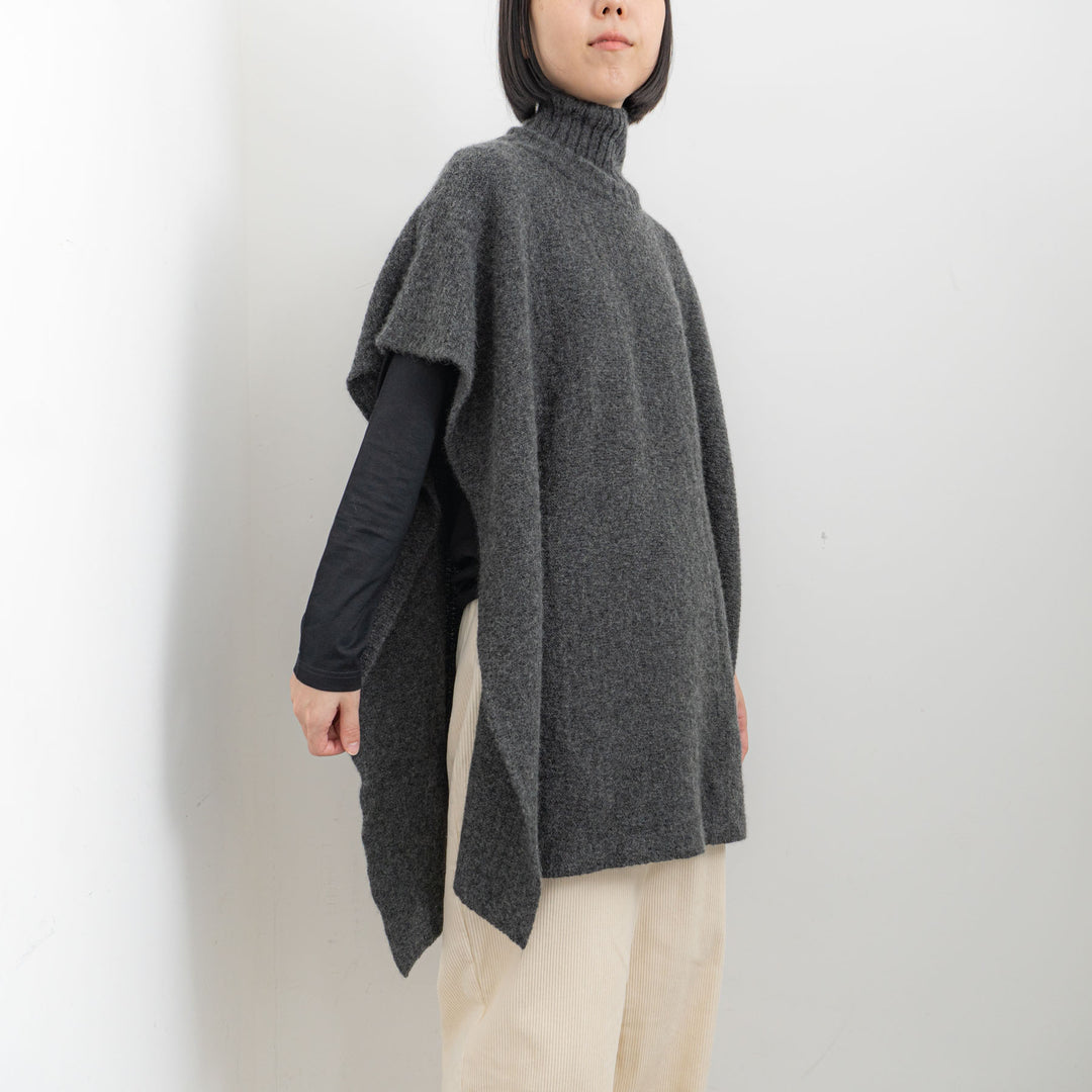 evam eva/　yak poncho E233K148