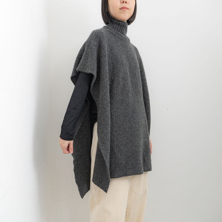 evam eva/　yak poncho E233K148