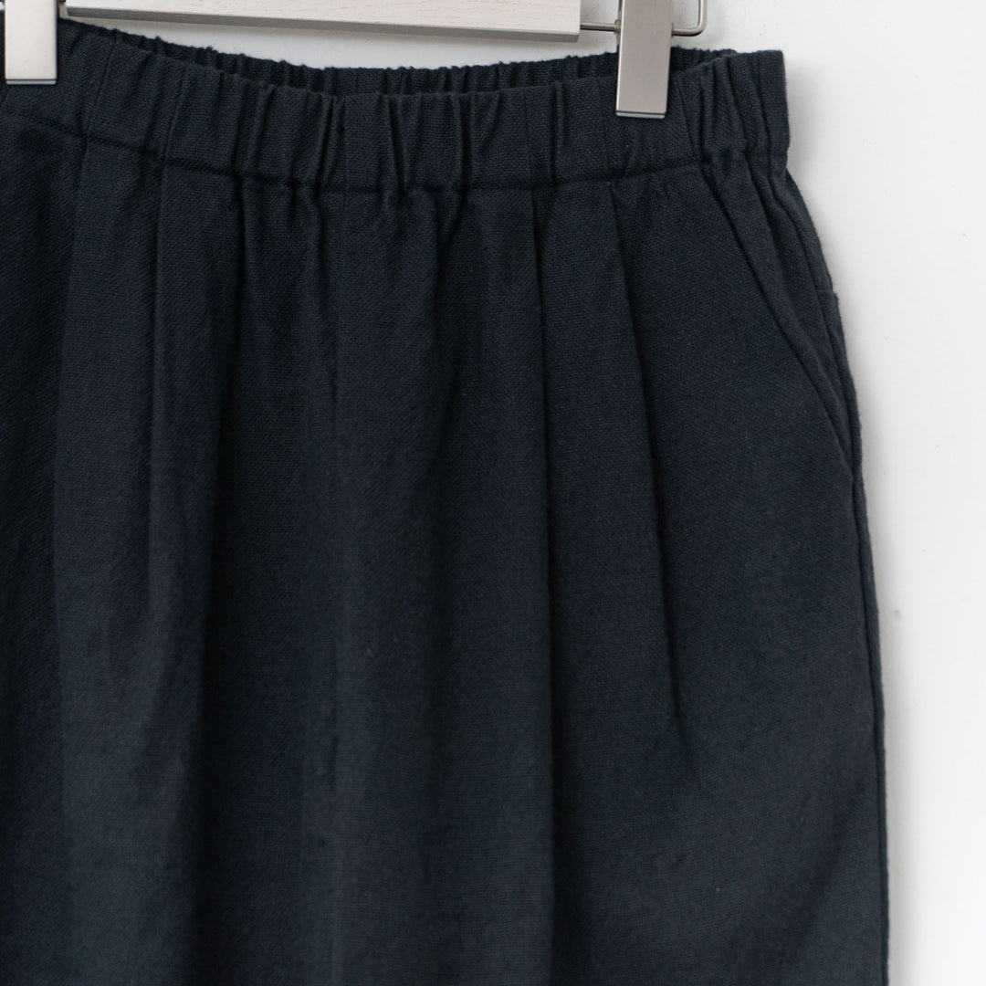 evam eva/　linen cotton tuck pants E241T026