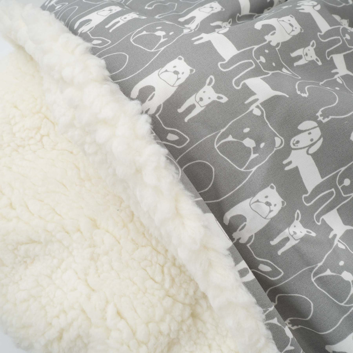 ペット用品-Snoozer｜WAG COZY CAVE PEDIGREE STORM