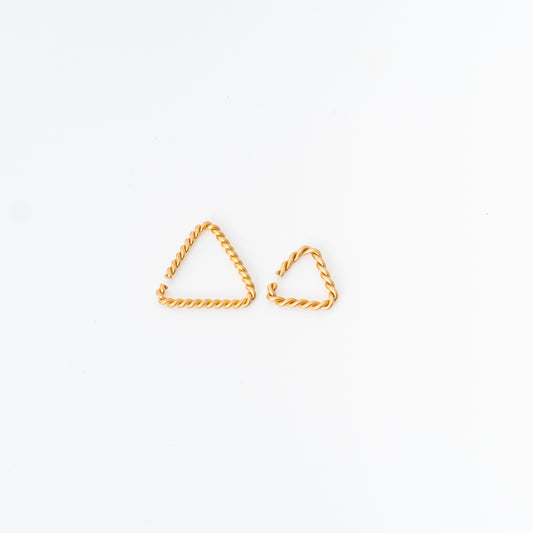 _Fot｜twist form cuff triangle col.gold