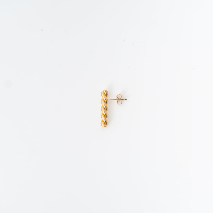 _Fot/　twist form cuff earring (Piercedearring)