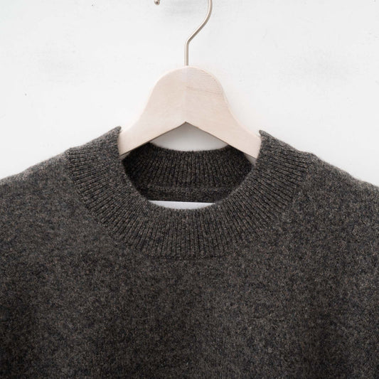 nonnotte｜MEN　slit crew neck pullover-heavy oz yak knit
