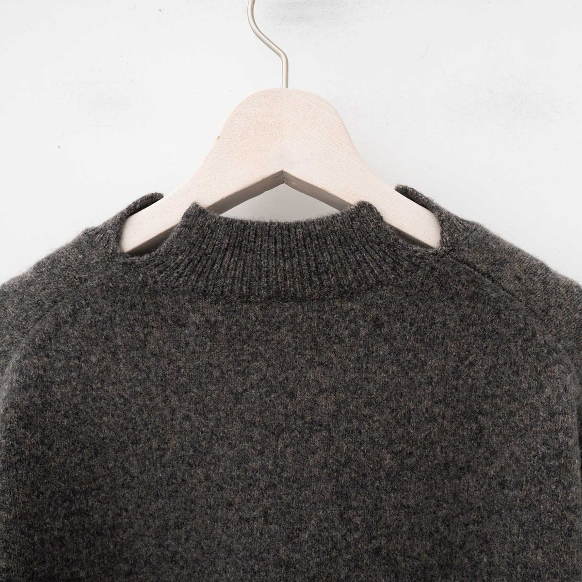 nonnotte｜MEN　slit crew neck pullover-heavy oz yak knit