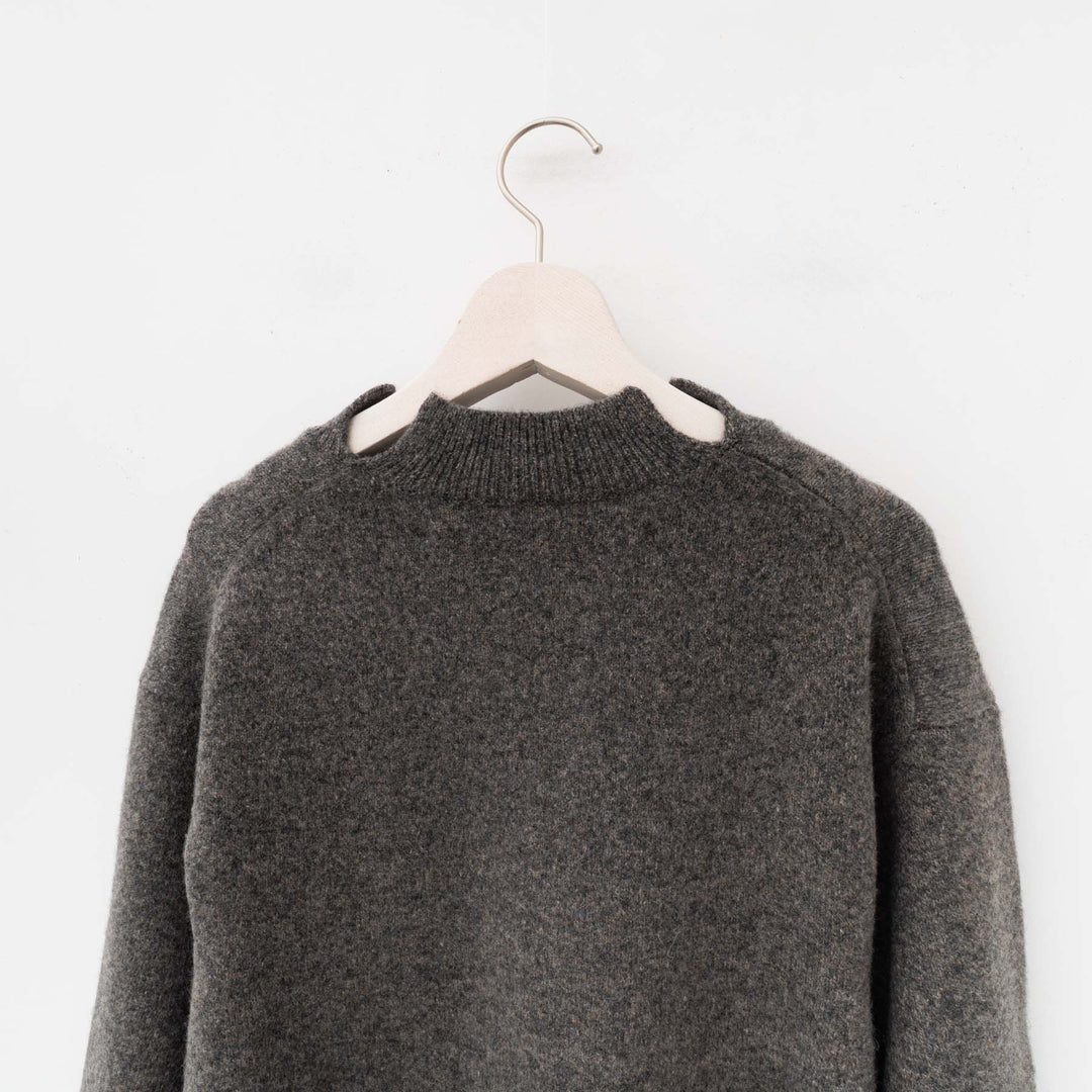 nonnotte /MEN　slit crew neck pullover-heavy oz yak knit