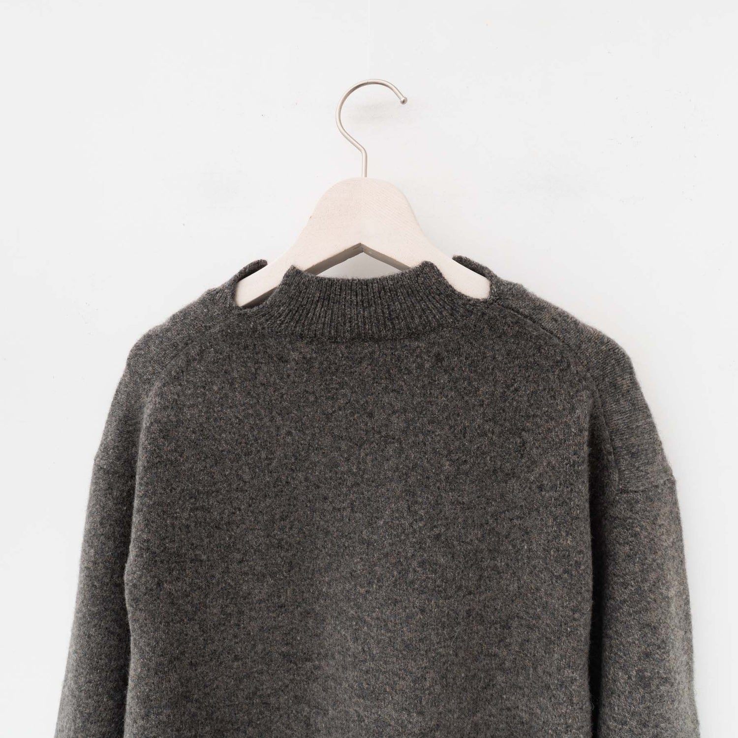 nonnotte｜MEN　slit crew neck pullover-heavy oz yak knit