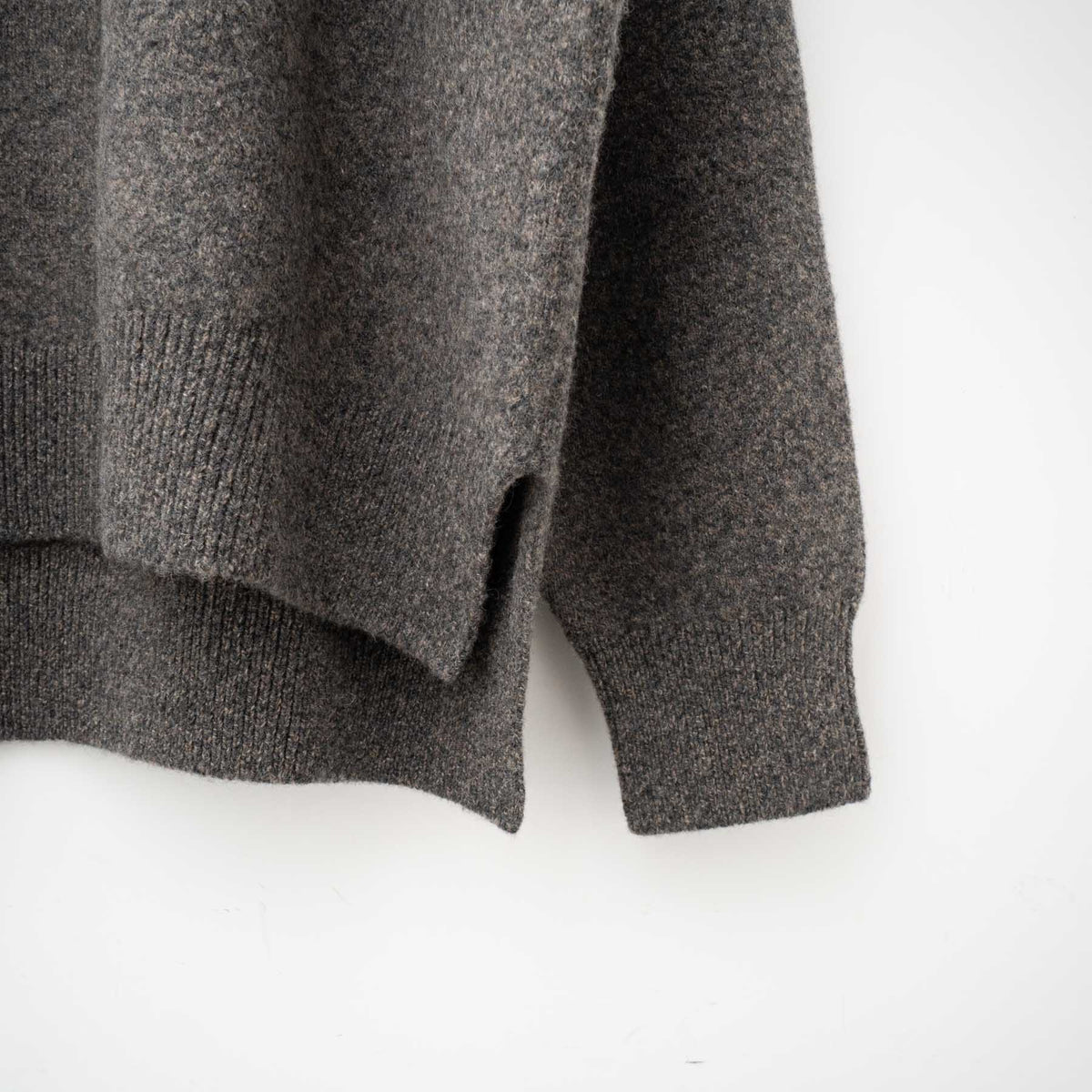 nonnotte｜MEN　slit crew neck pullover-heavy oz yak knit