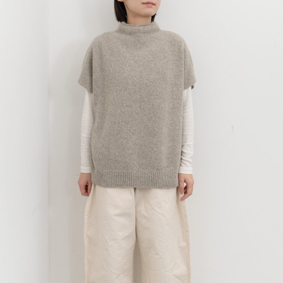 evam eva/　boucle yarn vest E253K214