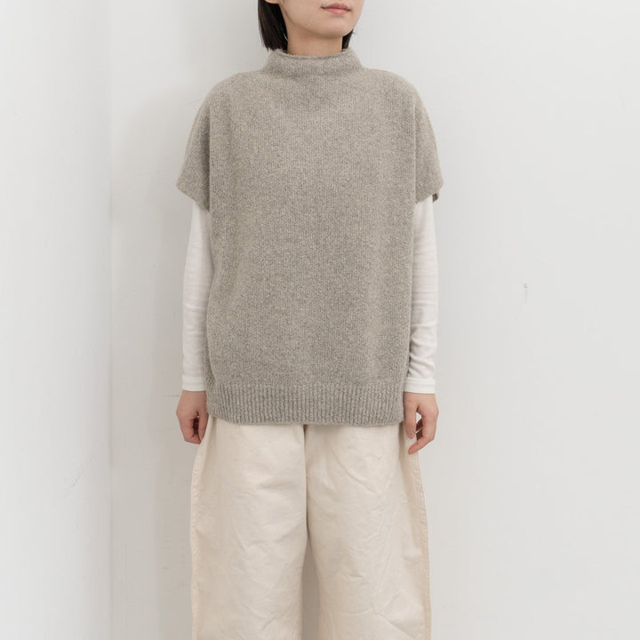 evam eva/　boucle yarn vest E253K214