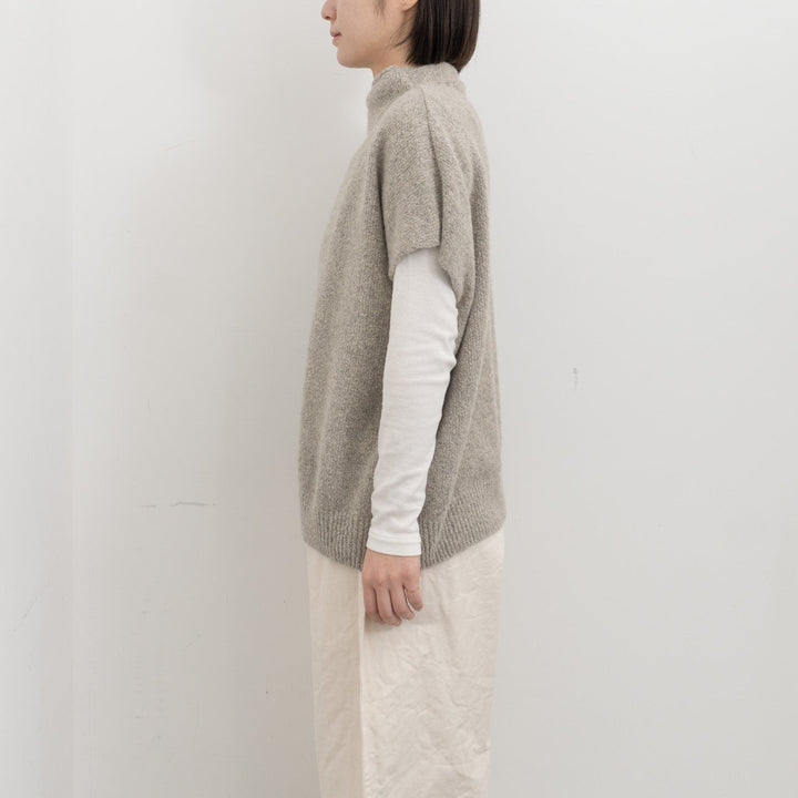 evam eva/　boucle yarn vest E253K214