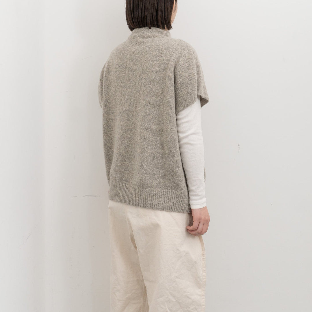 evam eva/　boucle yarn vest E253K214