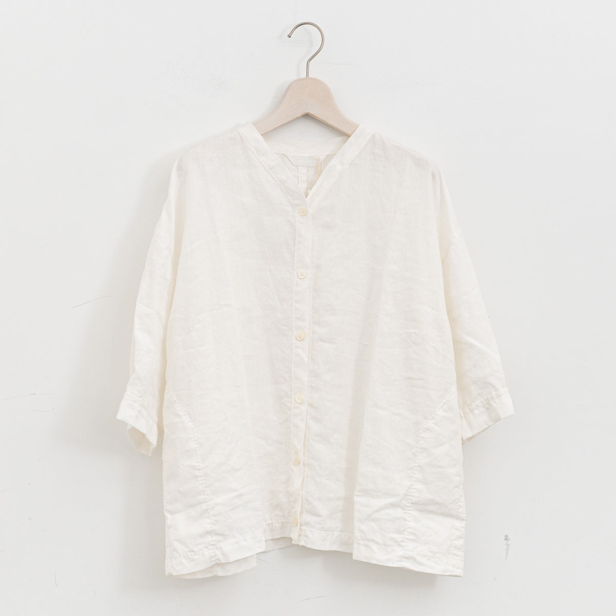 homspun｜リネンバイオ Vネックブラウス 261-5742（1.off white）