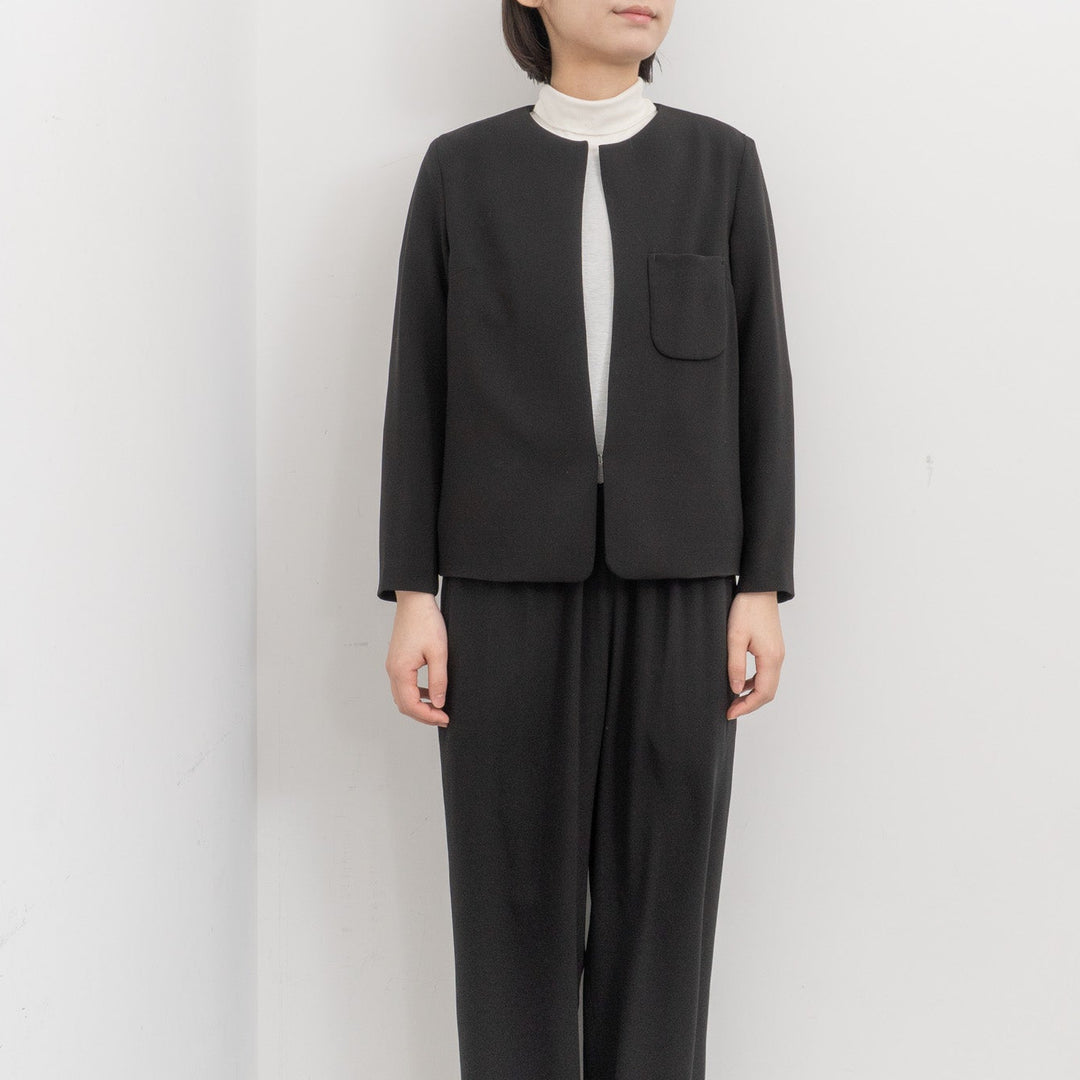 ゴーシュ /　ストレッチブラック 丸首ジャケット G261-J013