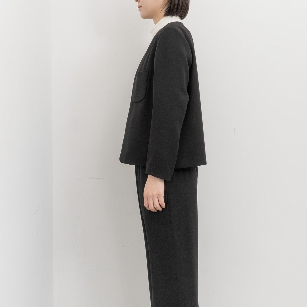 ゴーシュ /　ストレッチブラック 丸首ジャケット G261-J013