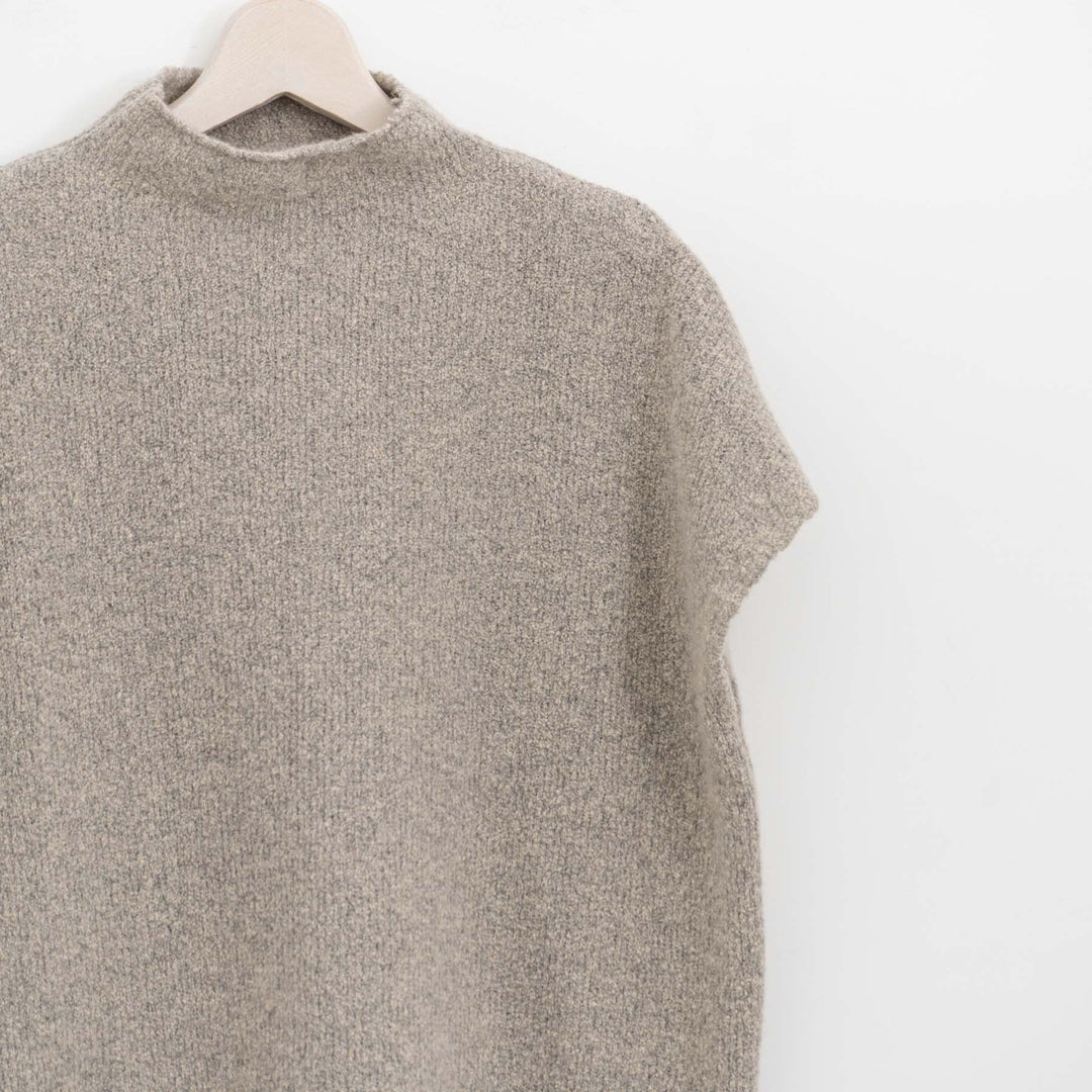 evam eva/　boucle yarn vest E253K214