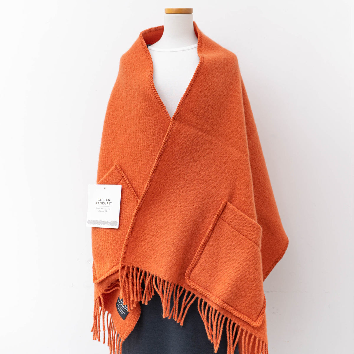 LAPUAN KANKURIT｜UNI pocket shawl（ORANGE）