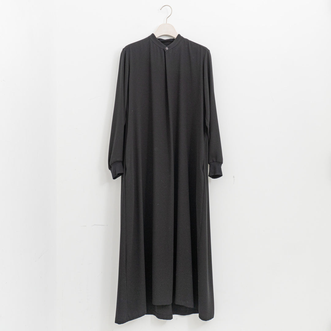 ゴーシュ /　バックサテンブラックワンピース G261-E022