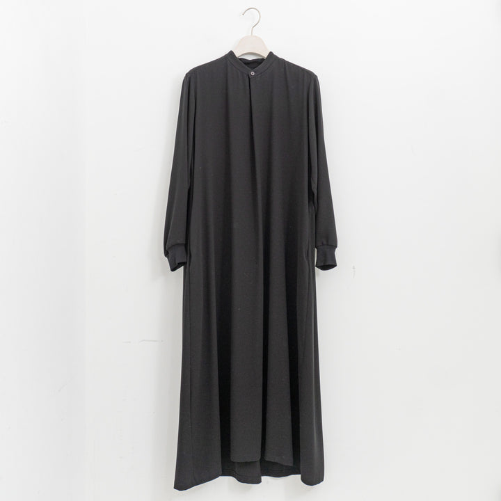 ゴーシュ /　バックサテンブラックワンピース G261-E022