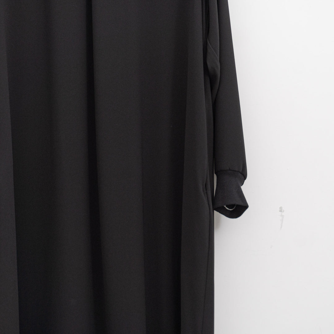 ゴーシュ /　バックサテンブラックワンピース G261-E022