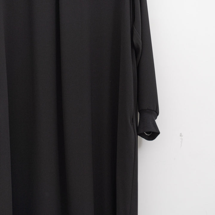 ゴーシュ /　バックサテンブラックワンピース G261-E022