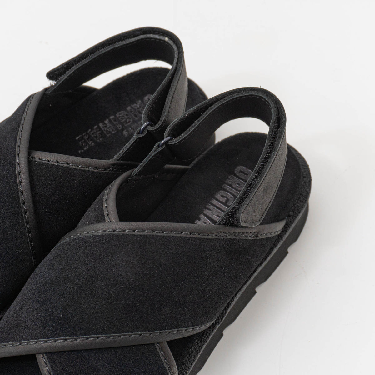 CLARKS ORIGINALS｜WOMEN　Meare Cross-suomi