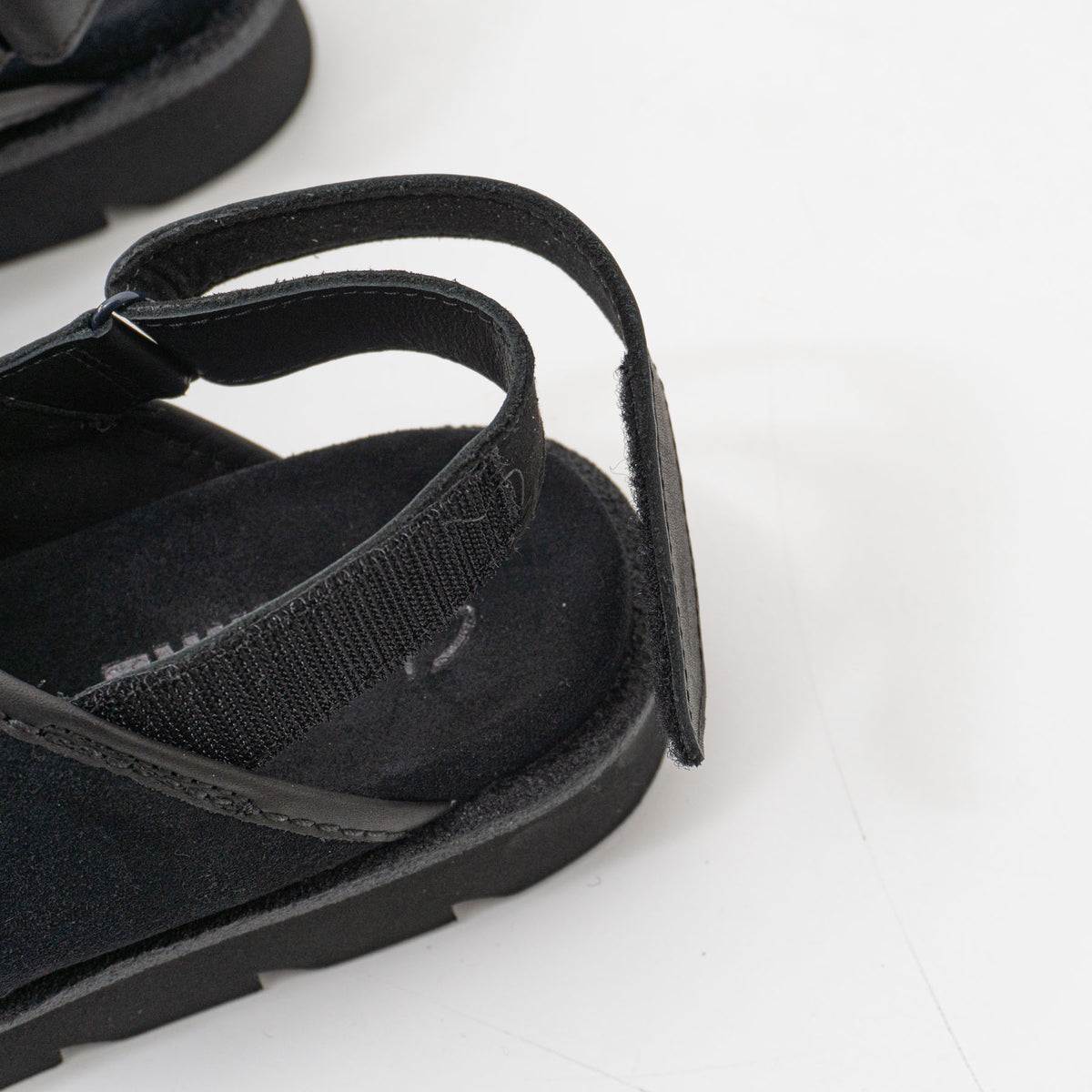 CLARKS ORIGINALS｜WOMEN　Meare Cross-suomi