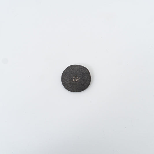 トモタケ｜刺繍ブローチ あんぱん　ANPAN