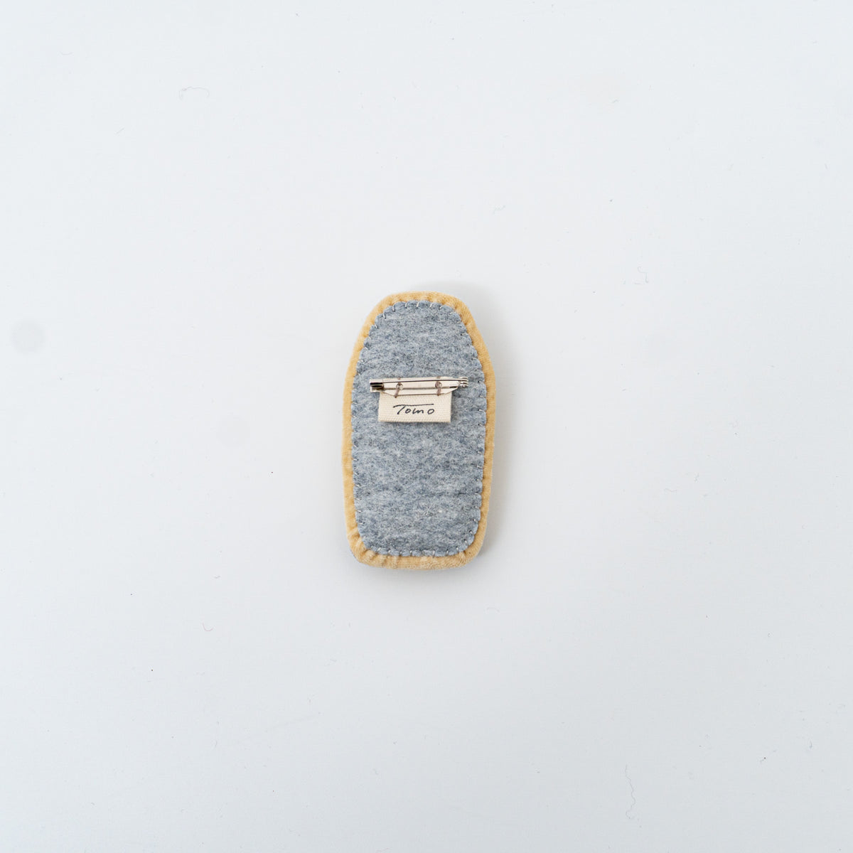 トモタケ｜刺繍ブローチ ツキノワグマ　Moo Bear
