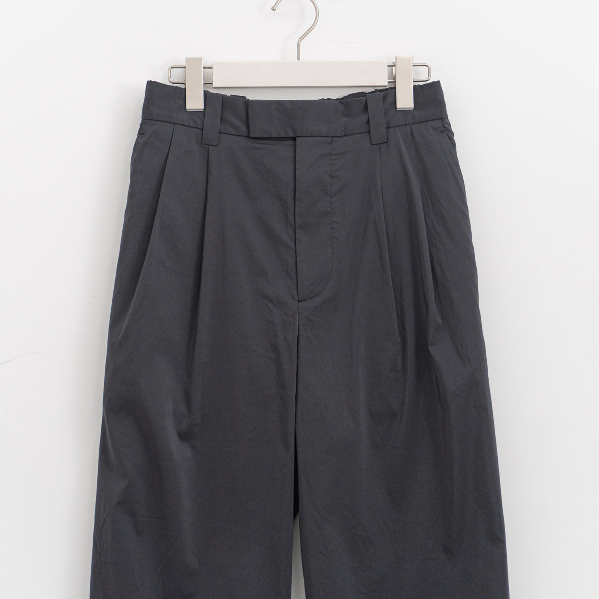 MARGARET HOWELL｜WOMEN　FINE STRIPE COTTON SILK TROUSERS 5786143205-H
