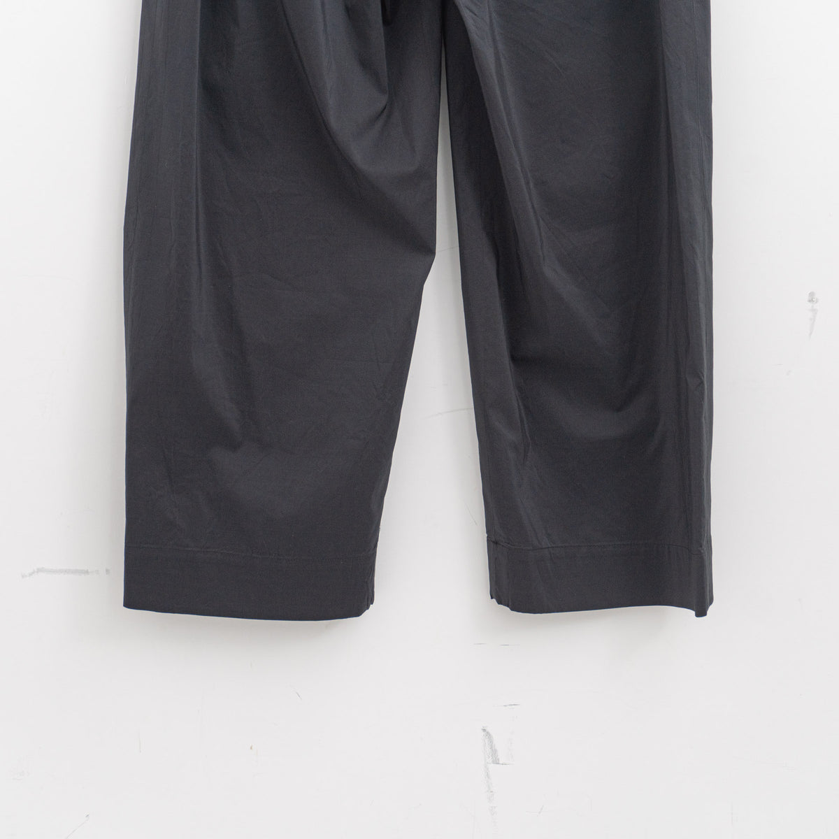 MARGARET HOWELL｜WOMEN　FINE STRIPE COTTON SILK TROUSERS 5786143205-H